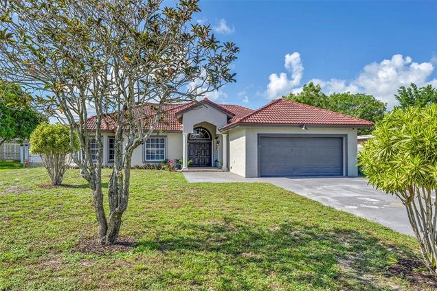 2351 NW 29th St
