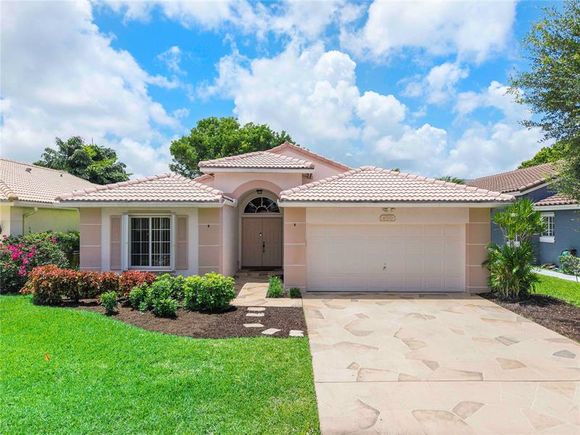 4700 NW 7th Pl Deerfield Beach, FL House Active - Photo 1 of 34. Opens carousel modal