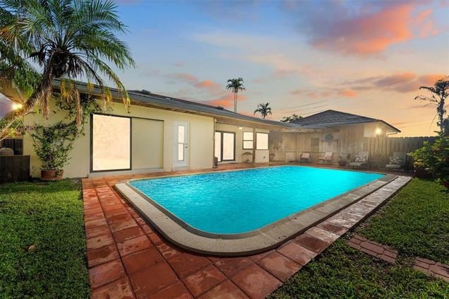 4300 NW 7th Ct Plantation, FL House Active - Photo 1 of 33. Opens carousel modal