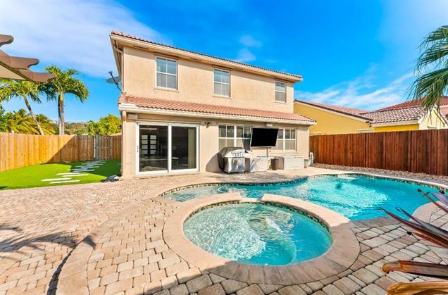 6604 Schooner Ter Margate, FL House Active - Photo 1 of 22. Opens carousel modal