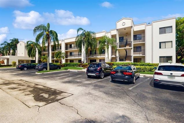 10352 E Clairmont Cir Unit 1 Fort Lauderdale, FL Condo Active - Photo 1 of 26. Opens carousel modal