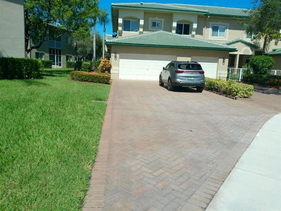 7952 Exeter Cir Unit 201
