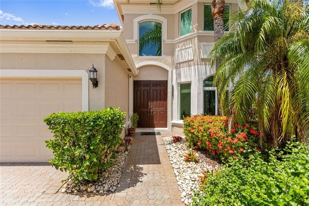 19311 SW 61st St Pembroke Pines, FL House Active - Photo 1 of 58. Opens carousel modal