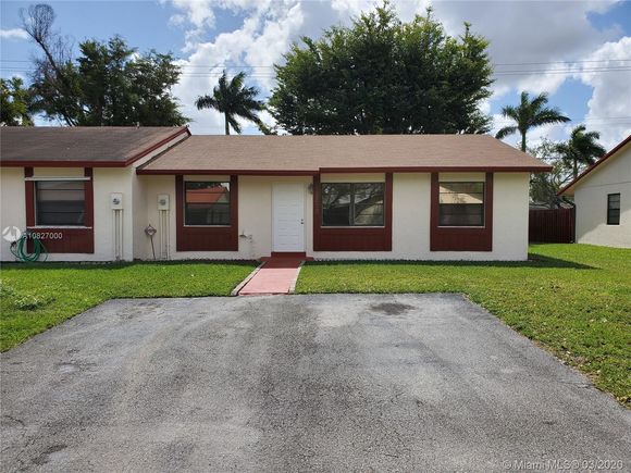 15370 SW 71st Ln Miami, FL Townhouse Sold - Photo 1 of 45. Opens carousel modal