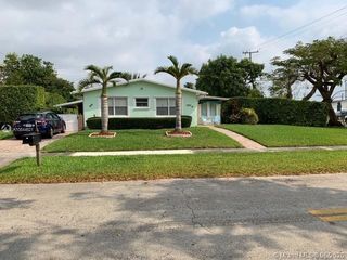 7001 SW 17th Ter