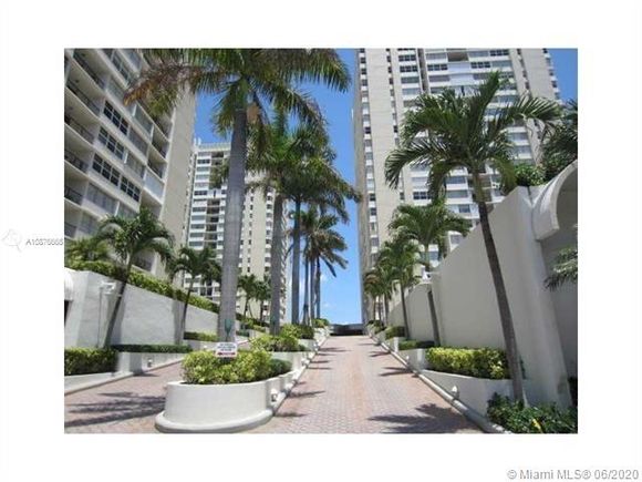 1904 S Ocean Dr Unit 506 Hallandale Beach, FL Condo Sold - Photo 1 of 36. Opens carousel modal