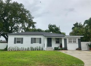 7268 SW 16th Ter