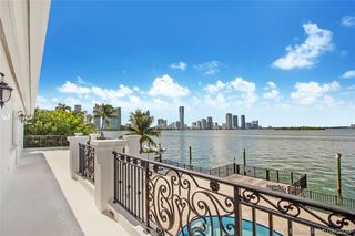 1001 N Venetian Dr