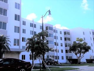 250 180th Dr Unit 407