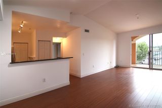 6841 SW 44th St Unit 301