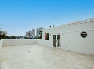1005 8th St Unit PH-4