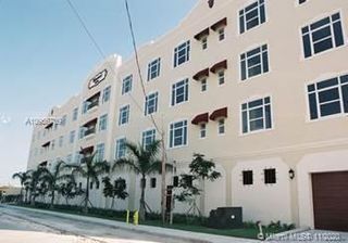 250 NW 23rd St Unit 311