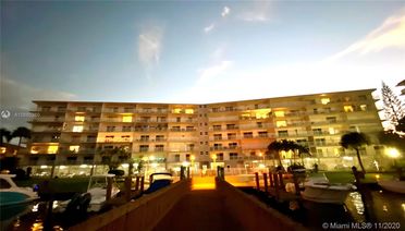 400 Golden Isles Dr Unit 5