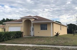 186 SW 5th St