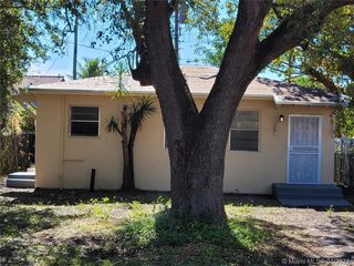 1730 NW 46th St