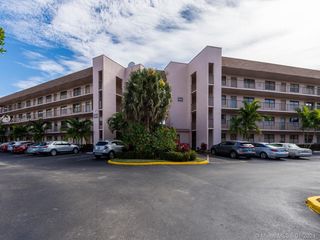 2606 NW 104th Ave Unit 303