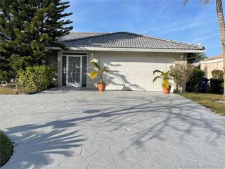 6525 NW 55th St