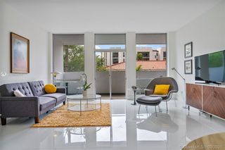 700 Biltmore Way Unit 205