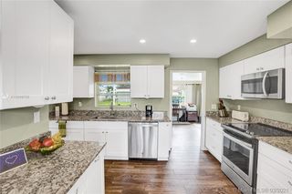 910 SE 12th Ter