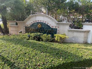 6841 SW 44th St Unit 203