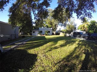 337 NW 44th St