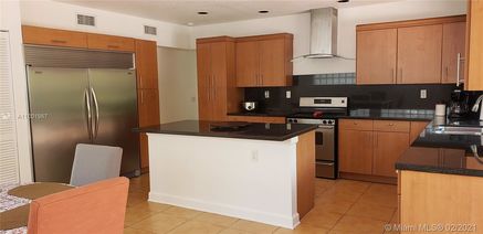 25 NW 95th St