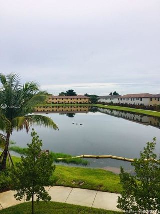 2722 NW 55th Ave Unit 2722