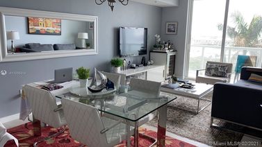 253 NE 2nd St Unit 1209