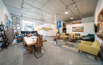 250 NW 23rd St Unit 306