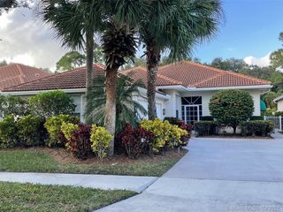136 Lost Bridge Dr
