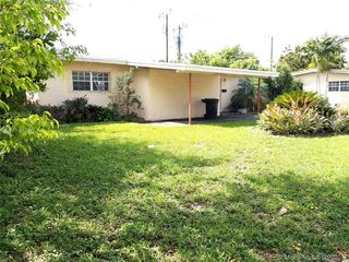 550 NE 172nd St