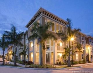 8933 NW 107th Ct Unit 201