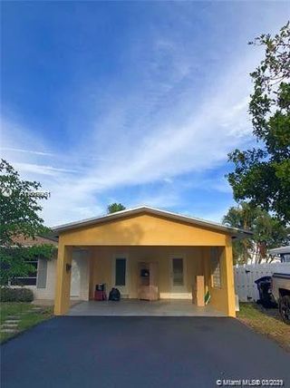 5830 NE 17th Rd