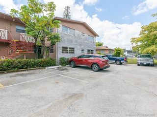 270 NE 191st St Unit 119