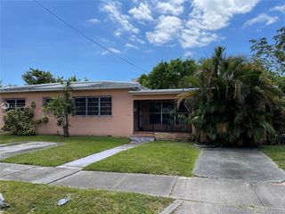 3368 SW 4th St