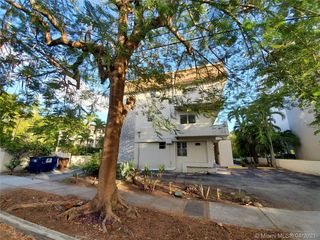 3011 SW 1st Ave Unit 9