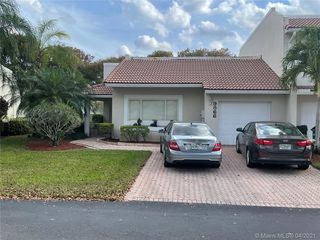 9866 NW 43rd Ter