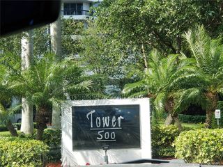 3530 Mystic Pointe Dr Unit 406