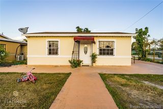 205 NW 9th Ave