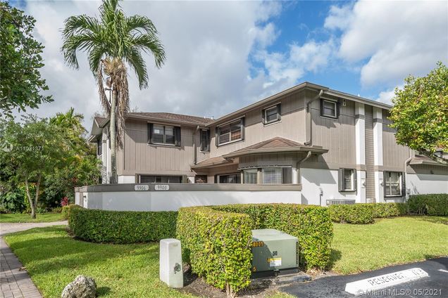 9900 NW 52nd Ter Unit 0 Doral, FL Townhouse Sold - Photo 1 of 16. Opens carousel modal