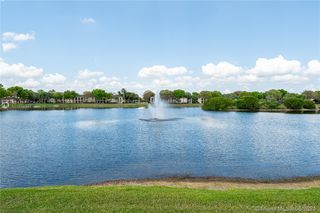 2457 Centergate Dr Unit 202