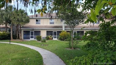 210 SW 120th Ave Unit 210