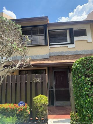 290 SW 97th Ter Unit 290
