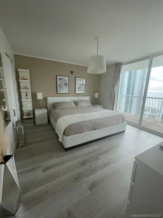 1200 Brickell Bay Dr Unit 3705