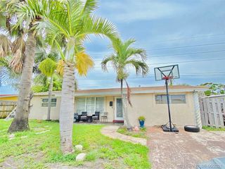 1173 SW 1st Way