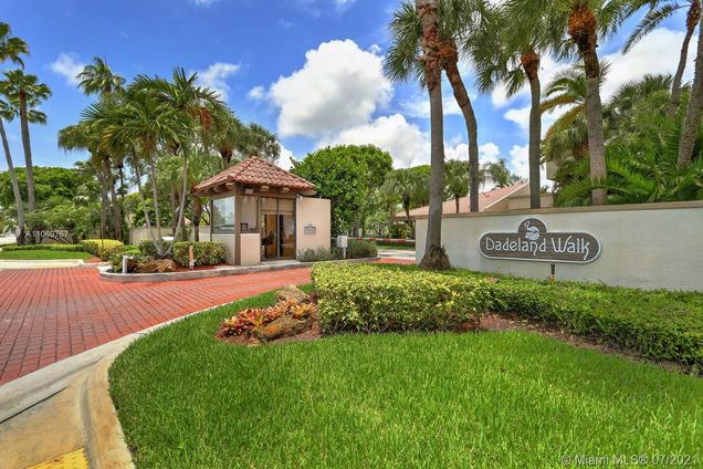 8128 SW 86th Ter Unit 8128 Miami, FL Townhouse Sold - Photo 1 of 30. Opens carousel modal