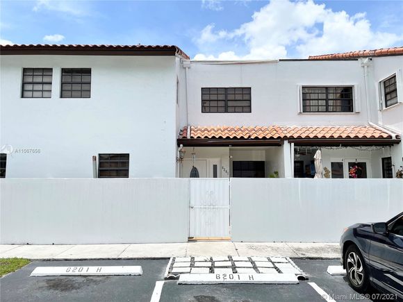 6201 SW 138th Ct Unit H Miami, FL Townhouse Sold - Photo 1 of 29. Opens carousel modal