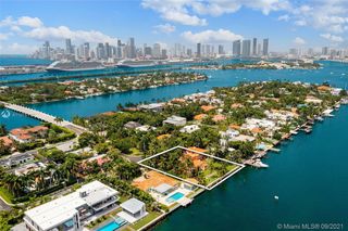 225 N Hibiscus Dr