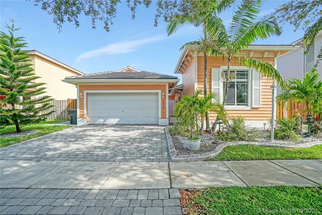 3075 SE 4th Ct Homestead, FL House Sold - Photo 1 of 30. Opens carousel modal