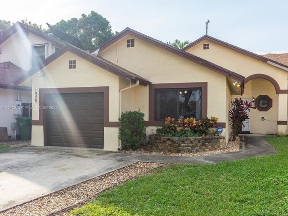 10028 SW 16th St Pembroke Pines, FL House Sold - Photo 1 of 15. Opens carousel modal